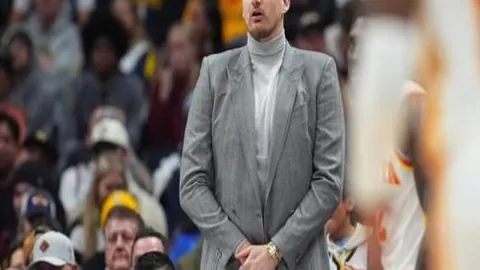 [NBA]贝恩弧顶绝杀三分扭转战局